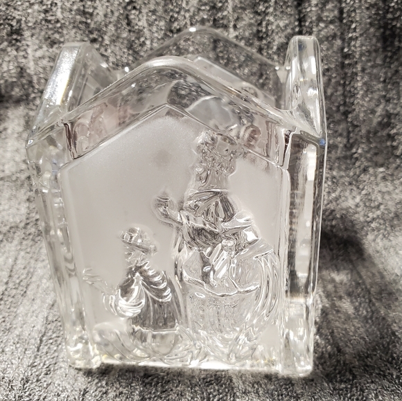 Mikasa Holy Lights Nativity Glass Votive/Tealight Holder in Box - Picture 2 of 8